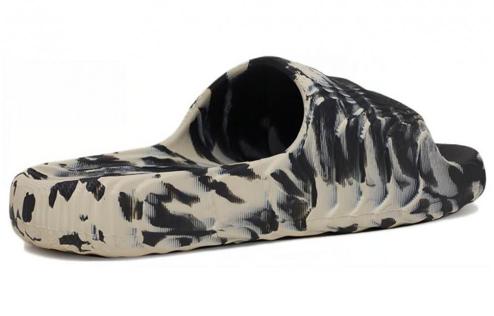 Adidas Adilette 22 Slides 'Carbon Aluminium' купить в интернет-магазине Yoocart с быстрой доставкой по России.