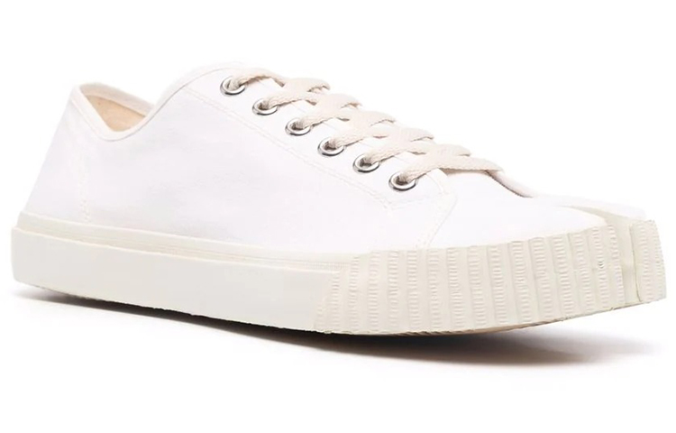 Maison Margiela Tabi Low Top Sneakers купить в интернет-магазине Yoocart с быстрой доставкой по России.