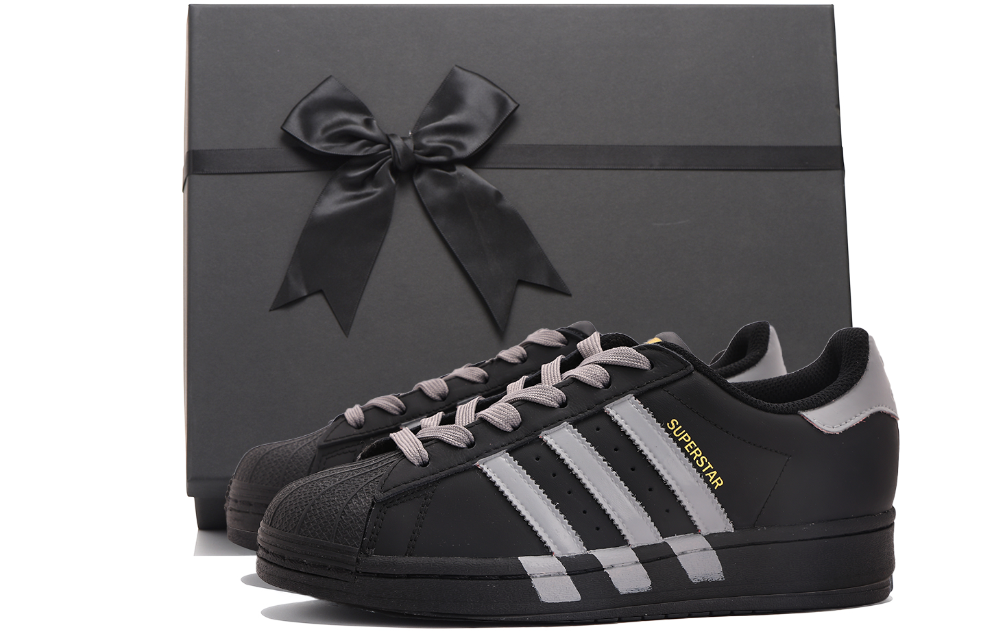 Adidas Originals SUPERSTAR Coverage Abrasion Resistant Low top Skateboard Shoes Unisex Black Gray