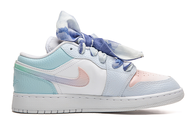 Jordan Air Jordan 1 Low Slip Resistant Abrasion Resistant Low Top Vintage Basketball Shoes GS Glacier Blue купить в интернет-магазине Yoocart с быстрой доставкой по России.
