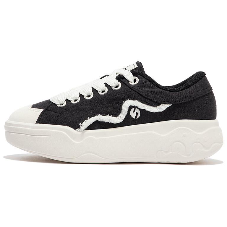 361° Lightweight Low-Top Skateboard Shoes Women's Black White