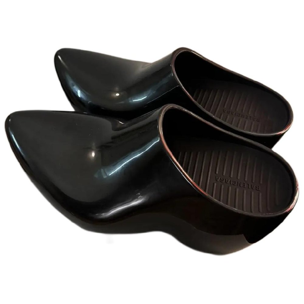Balenciaga Technoclog Closed Toe Slippers Men's Black