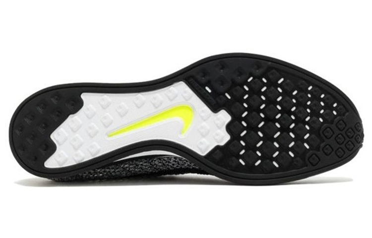 Nike Flyknit Racer Oreo купить в интернет-магазине Yoocart с быстрой доставкой по России.