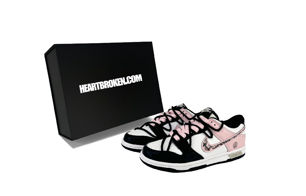 Nike Dunk SuiXin Love Collection Special Shoe Box Anti Slip Wear Resistant Low Top Skateboard Shoes GS Black Pink White