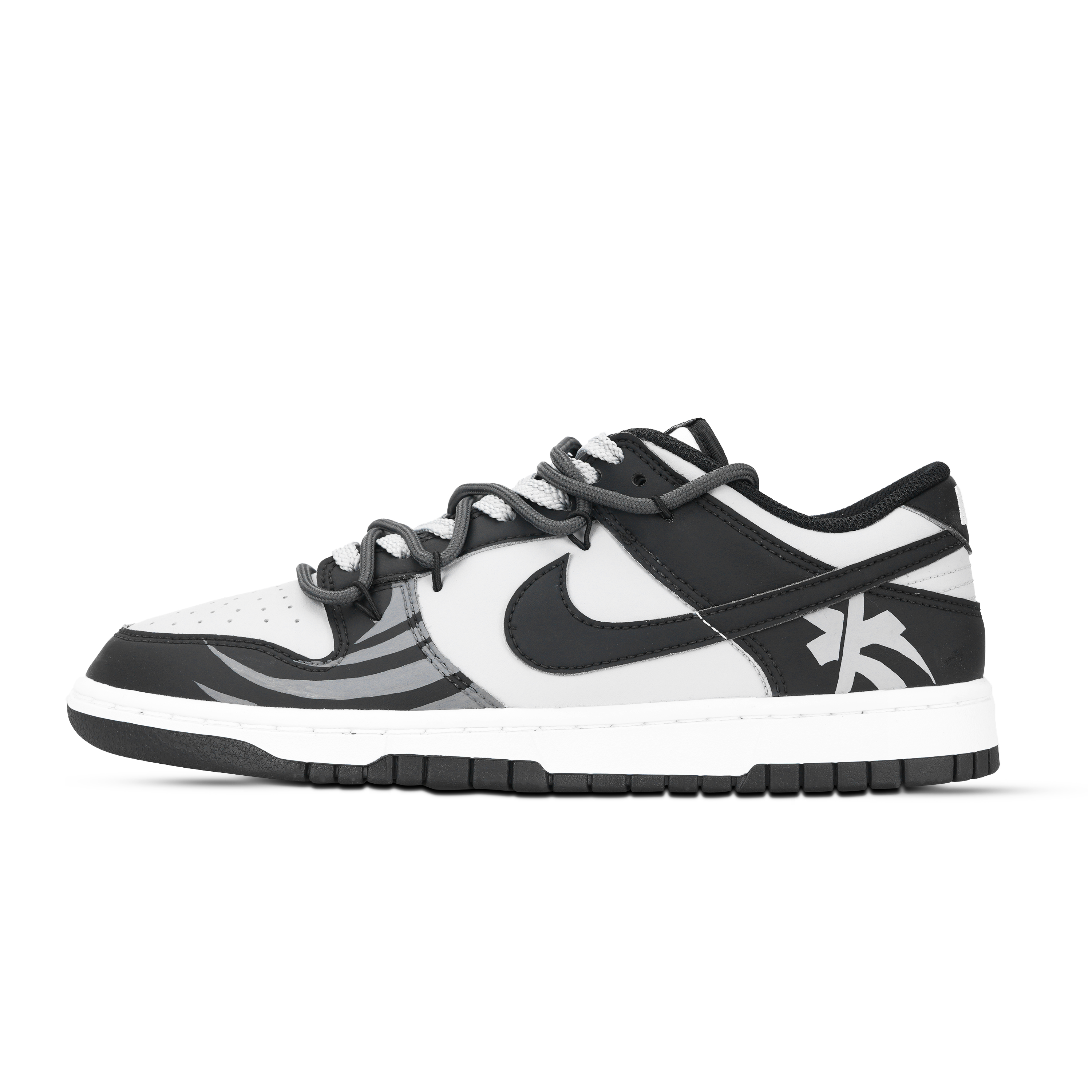 Nike Dunk Totem Worship Shoe Box Abrasion Resistant Low top Skateboard Shoes Unisex Black White Gray купить в интернет-магазине Yoocart с быстрой доставкой по России.