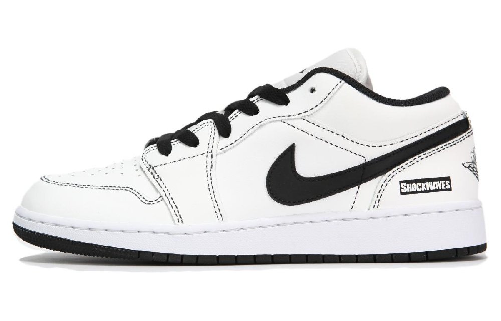 Jordan Air Jordan 1 Low Cushioning Slip Resistant Low Top Vintage Basketball Shoes Women's White Black