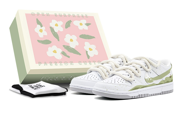 Nike Dunk Low-Top Skateboard Shoes Men's Green White