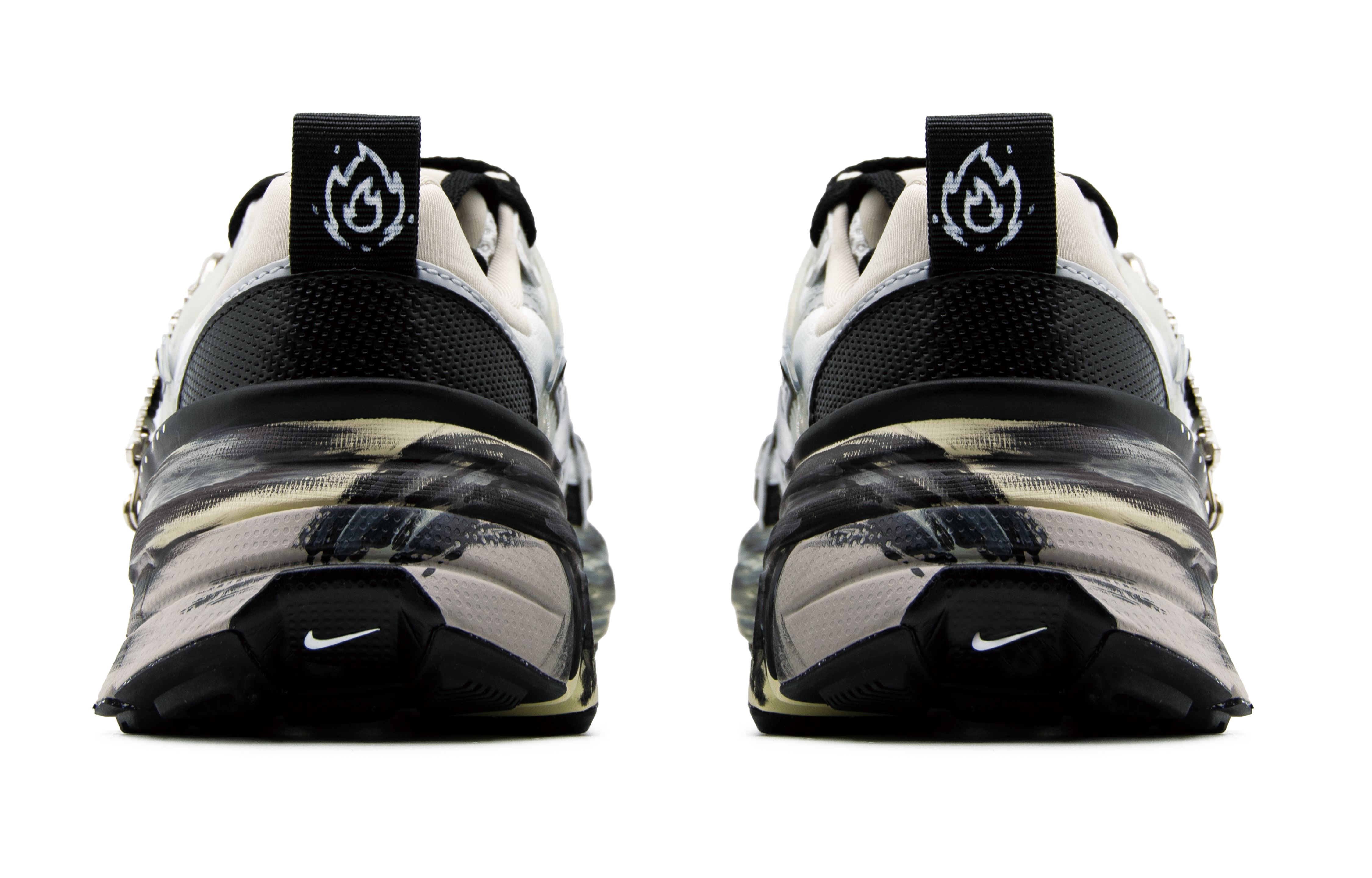 Nike V2K Run Cushioning, Slip Resistant, And Abrasion Resistant Low Top Casual Running Shoes Women's Black Silver купить в интернет-магазине Yoocart с быстрой доставкой по России.