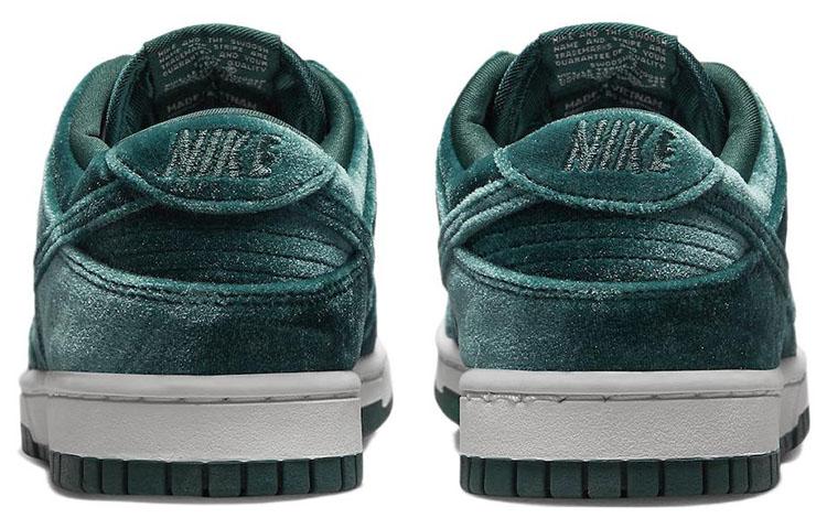 Nike Dunk Low 'Green Velvet' Women's купить в интернет-магазине Yoocart с быстрой доставкой по России.