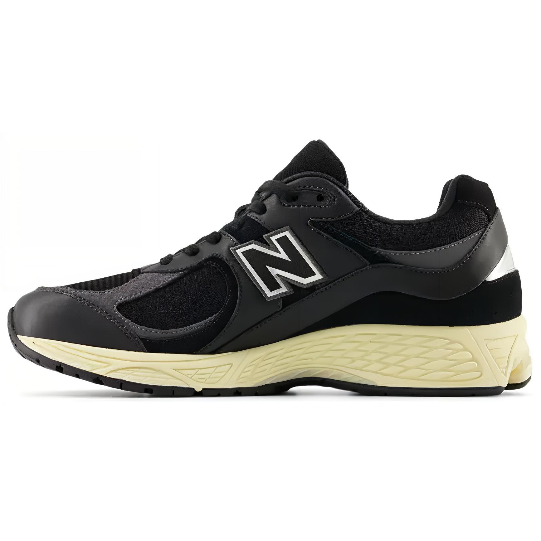 New Balance 2002R Black Vintage
