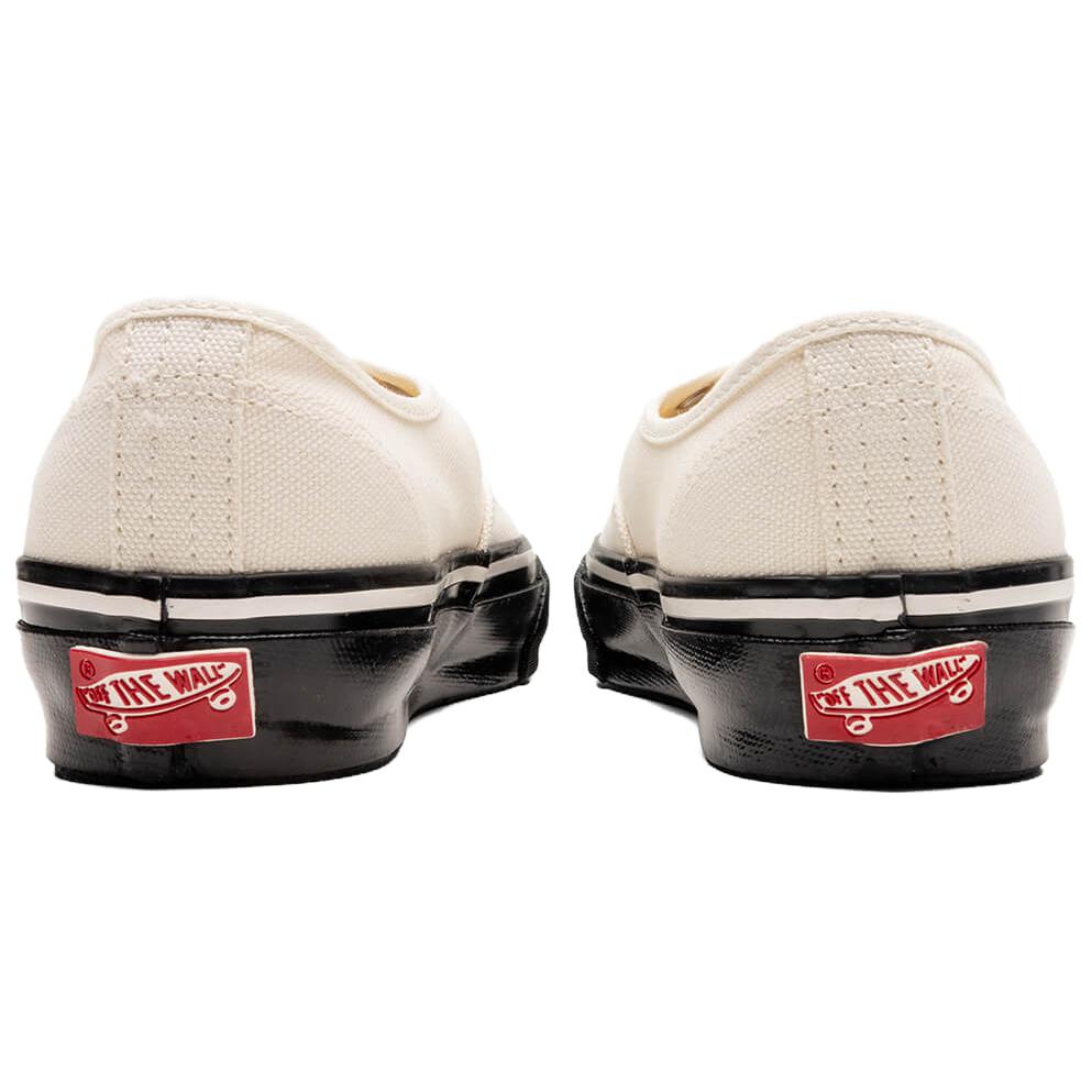 Vans Premium Authentic Anti Slip Wear Resistant Low Top Skateboard Shoes Men's White Black