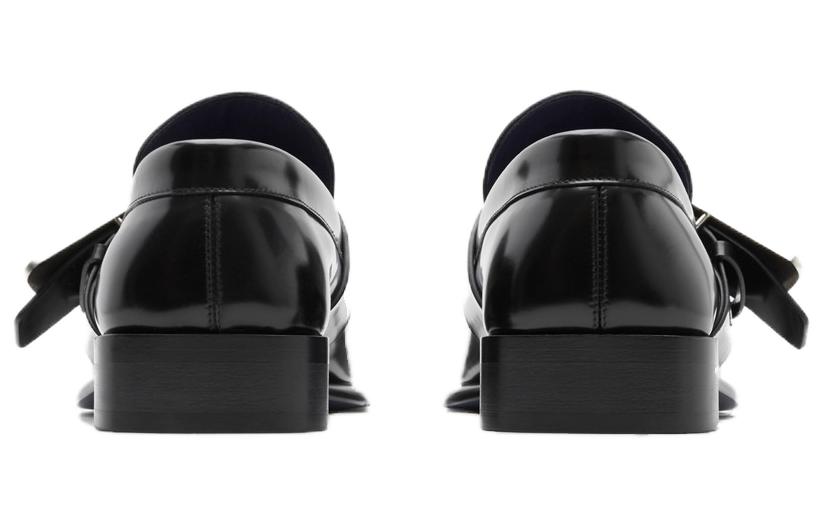 Burberry Shield Leather Loafers купить в интернет-магазине Yoocart с быстрой доставкой по России.