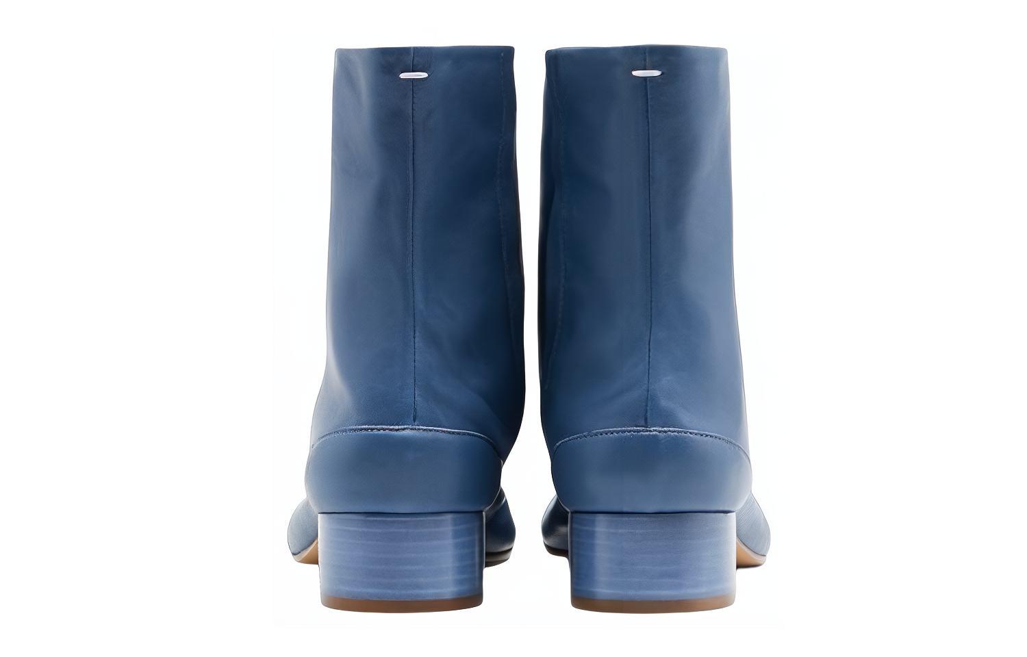 Maison Margiela Tabi Ankle Boots Women's Blue купить в интернет-магазине Yoocart с быстрой доставкой по России.
