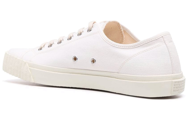 Maison Margiela Tabi Low Top Sneakers купить в интернет-магазине Yoocart с быстрой доставкой по России.
