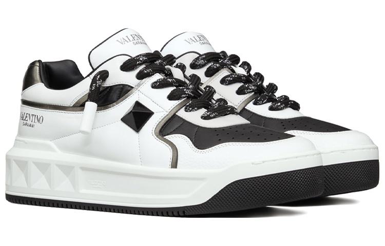 Valentino Garavani One Stud Xl Lace Up Sneakers купить в интернет-магазине Yoocart с быстрой доставкой по России.