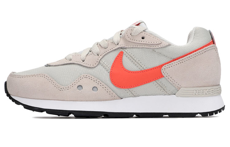 Nike Venture Runner Light Bone Magic Ember Women's