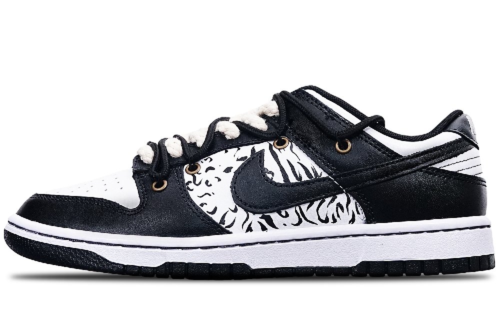 Nike Dunk Skateboard Shoes Women's Low-Top Black White