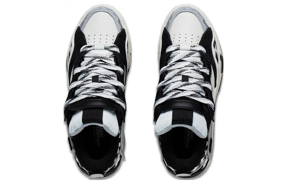 LiNing Wave Golden Durable Breathable Low-Top Skateboard Shoes Women's Black White
