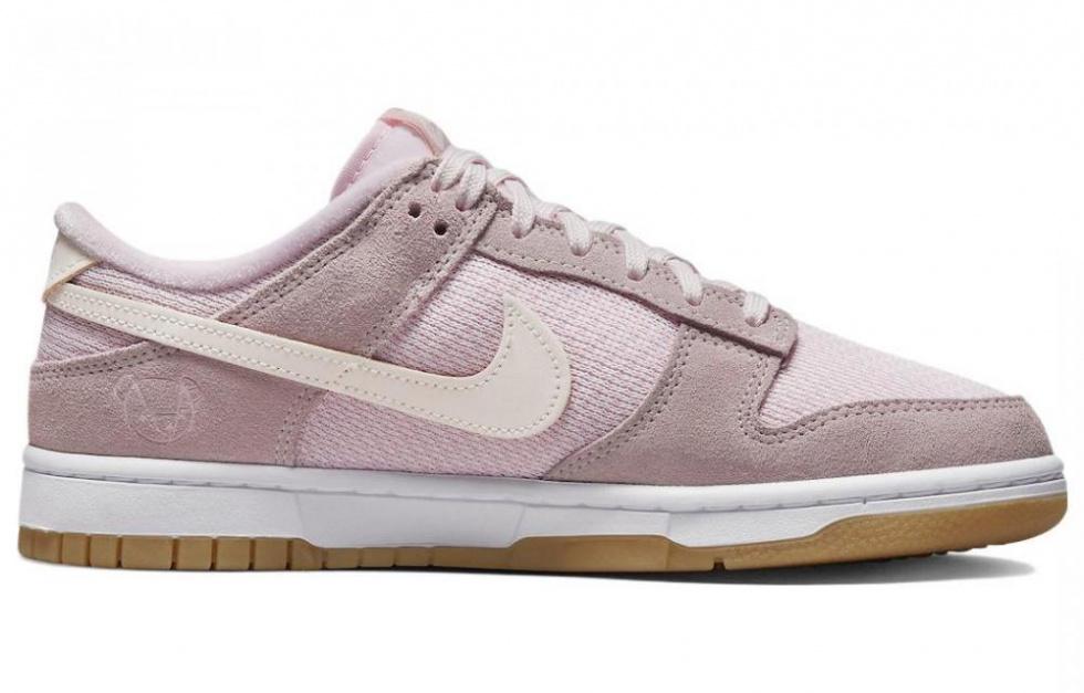 Nike Dunk Low 'Teddy Bear Light Soft Pink' Women's купить в интернет-магазине Yoocart с быстрой доставкой по России.