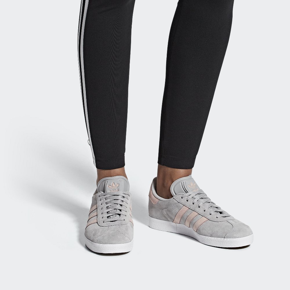 Adidas Originals Gazelle Lightweight Coverage Low Top Skateboard Shoes Women's Cool Gray
