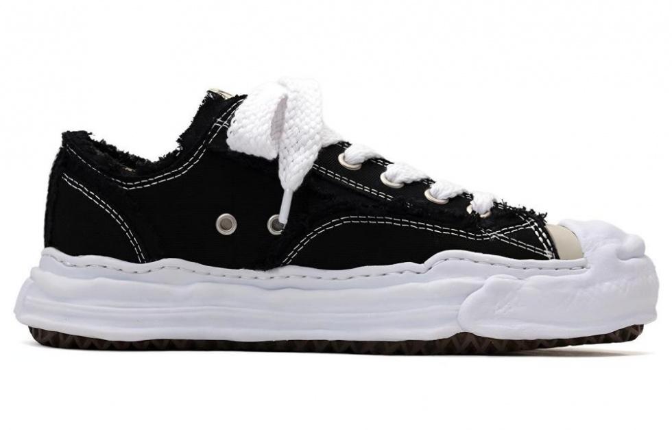 Maison MIHARA YASUHIRO Hank OG Sole Canvas Low Frayed Black купить в интернет-магазине Yoocart с быстрой доставкой по России.