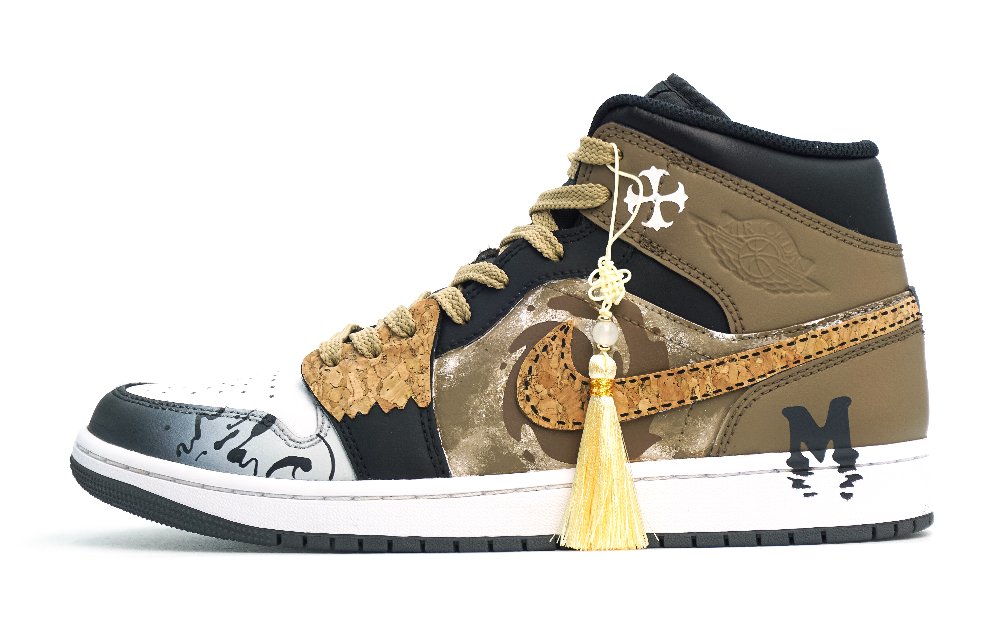 Jordan Air Jordan 1 Mid Top Vintage Basketball Shoes Unisex White Brown