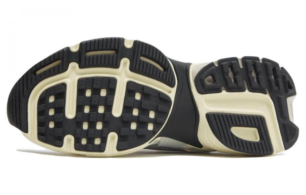 Nike V2K Run Summit White Metallic Silver Women's купить в интернет-магазине Yoocart с быстрой доставкой по России.