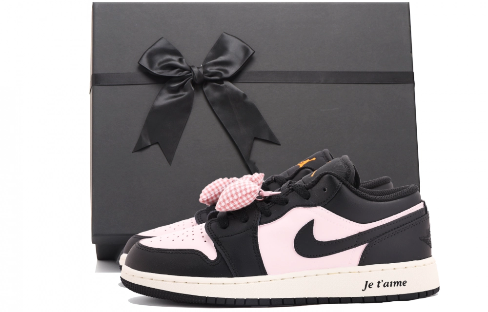 Jordan Air Jordan 1 Abrasion Resistant Coverage Low top Vintage Basketball Shoes Women's Black Pink