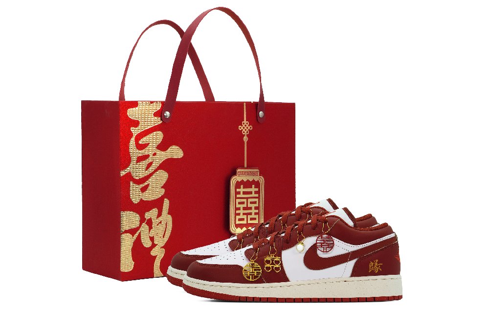 Jordan Air Jordan 1 Vintage Basketball Shoes Women's Low top White/Gold/Red