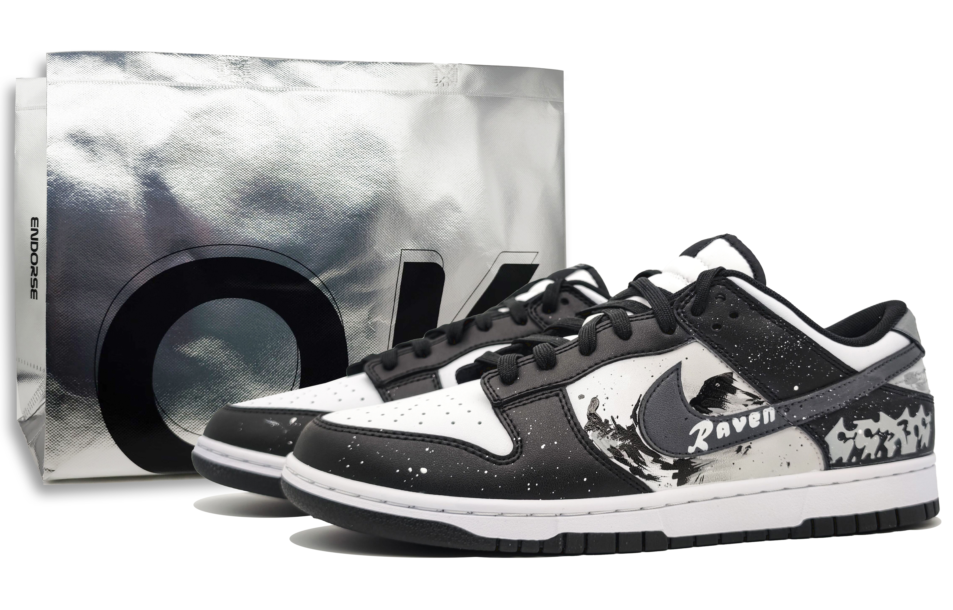 Nike Dunk Wear resistant And Lightweight Low top Skateboard Shoes Unisex Silver Gray