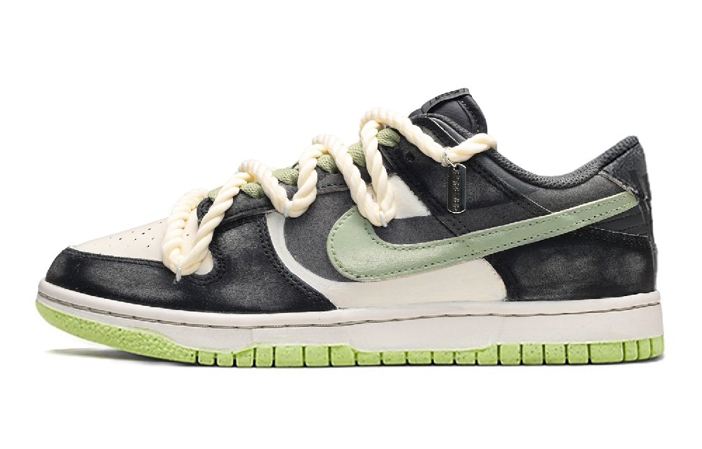 Nike Dunk Low-Top Skateboard Shoes GS Black White Green