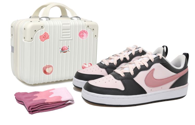 Nike Court Borough Low 2 OKHR Low Top Skateboard Shoes GS Black Pink