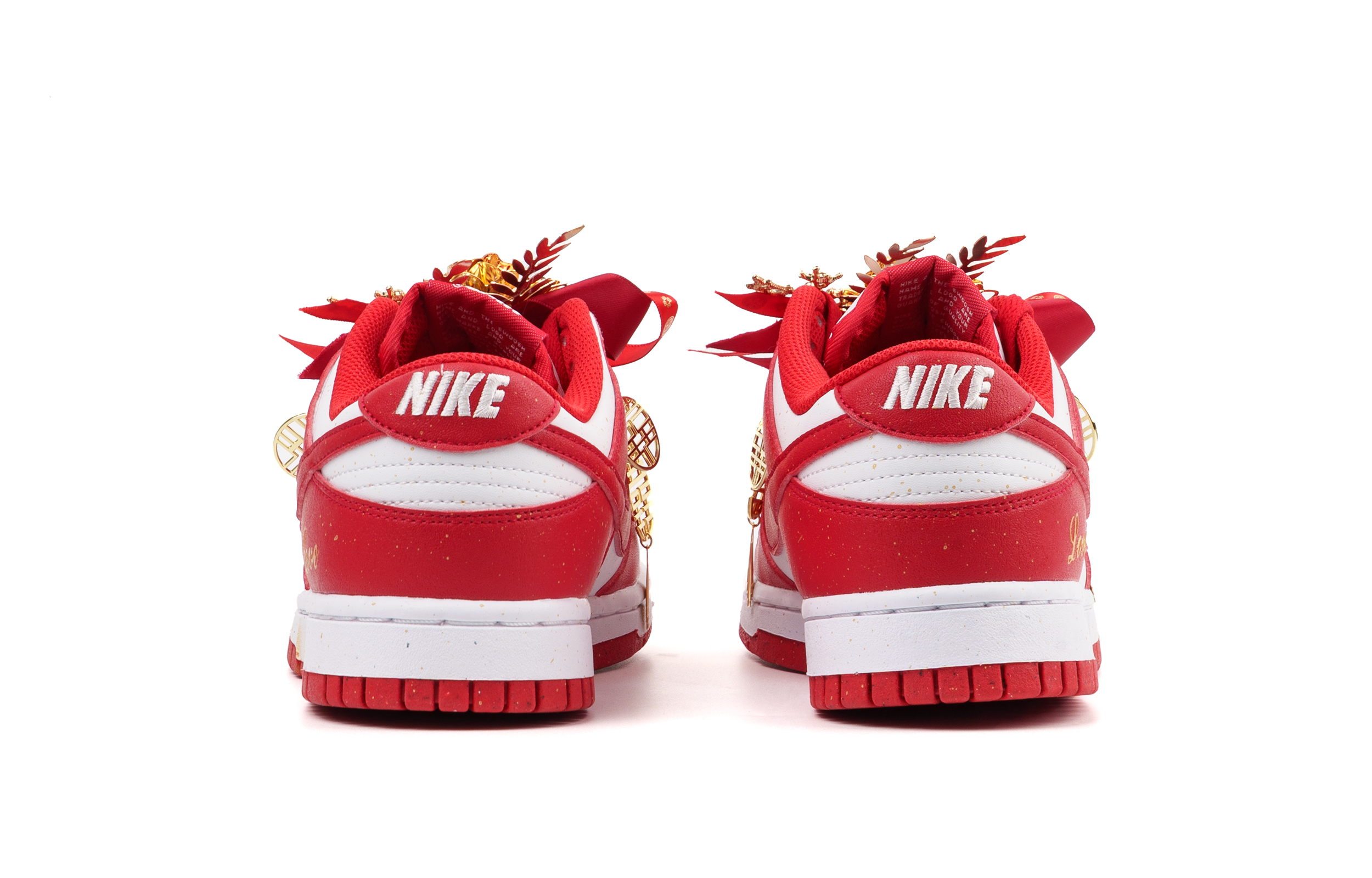 Nike Dunk Low Top Skateboard Shoes Women's Red купить в интернет-магазине Yoocart с быстрой доставкой по России.