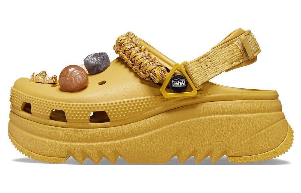 Crocs Classic Hiker Xscape Clog Aries Desert Grass