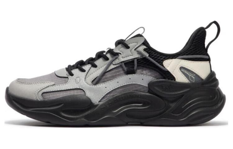 361° Surge Cushioning, Wear Resistant Low top Chunky Sneakers Men's White Black