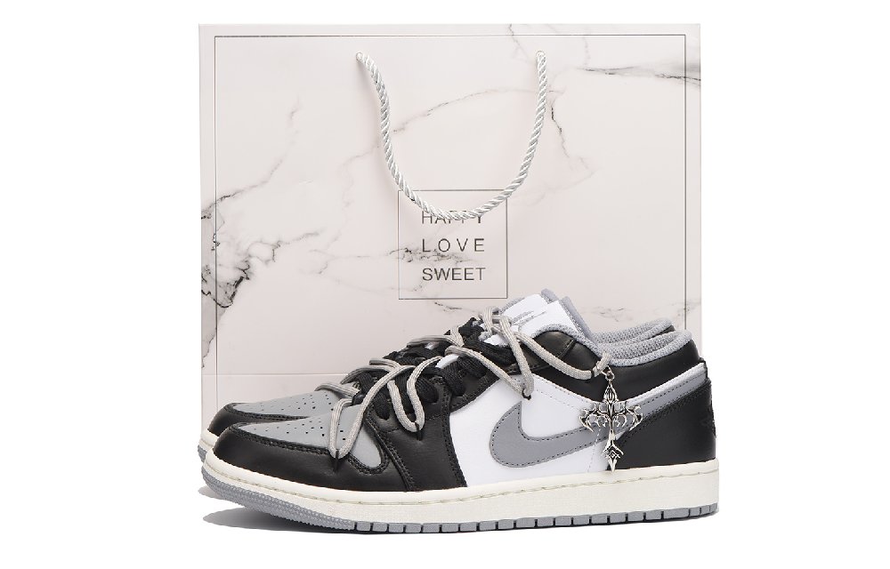 Jordan Air Jordan 1 Slip-Resistant Coverage Low-Top Vintage Basketball Shoes Men's Black White