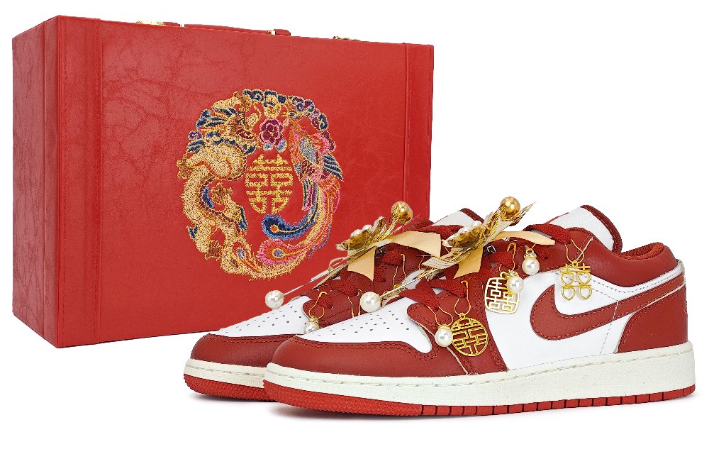 Jordan Air Jordan 1 Anti Slip Wear Resistant Low Top Vintage Basketball Shoes Women's Red