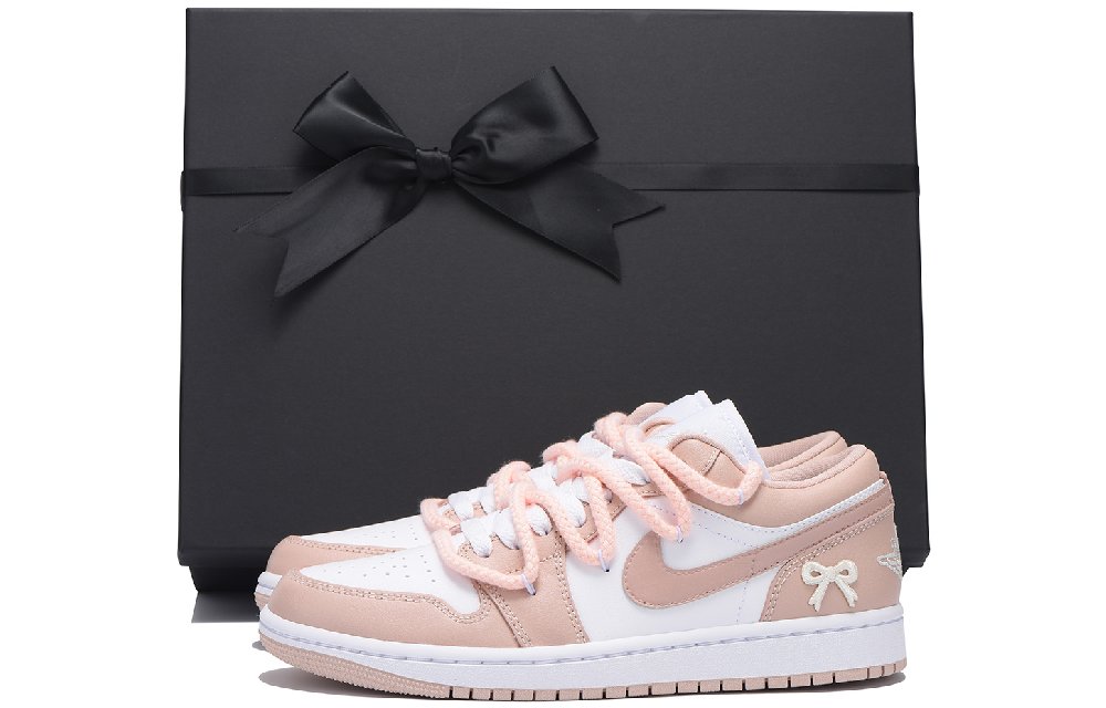 Jordan Air Jordan 1 Chestnut Slip-Resistant Coverage Low-Top Vintage Basketball Shoes Unisex Pink White