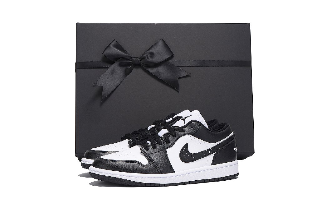 Jordan Air Jordan 1 Anti Slip And Wear Resistant Coverage Low Top Vintage Basketball Shoes Women's Black White