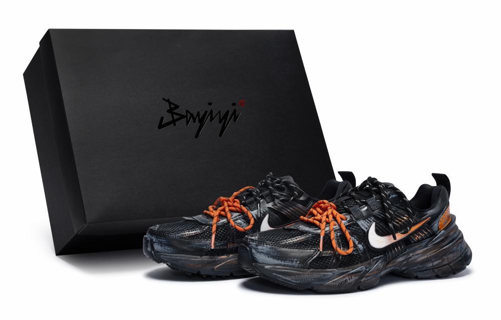 Nike V2K Run Anti Slip Wear Resistant Low Top Running Shoes Unisex Black Gray Orange