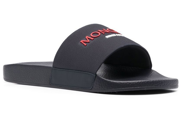 Moncler Bastile Recycled Rubber Slides купить в интернет-магазине Yoocart с быстрой доставкой по России.