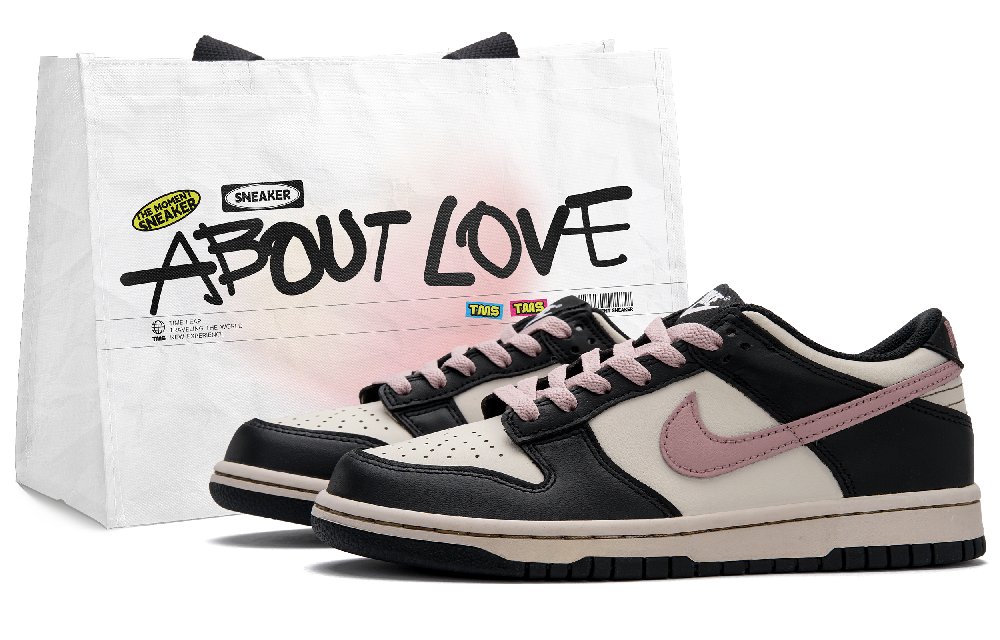 Nike Dunk Berry Milk Tea Slip Resistant Low Top Skateboard Shoes Women's Black White Pink