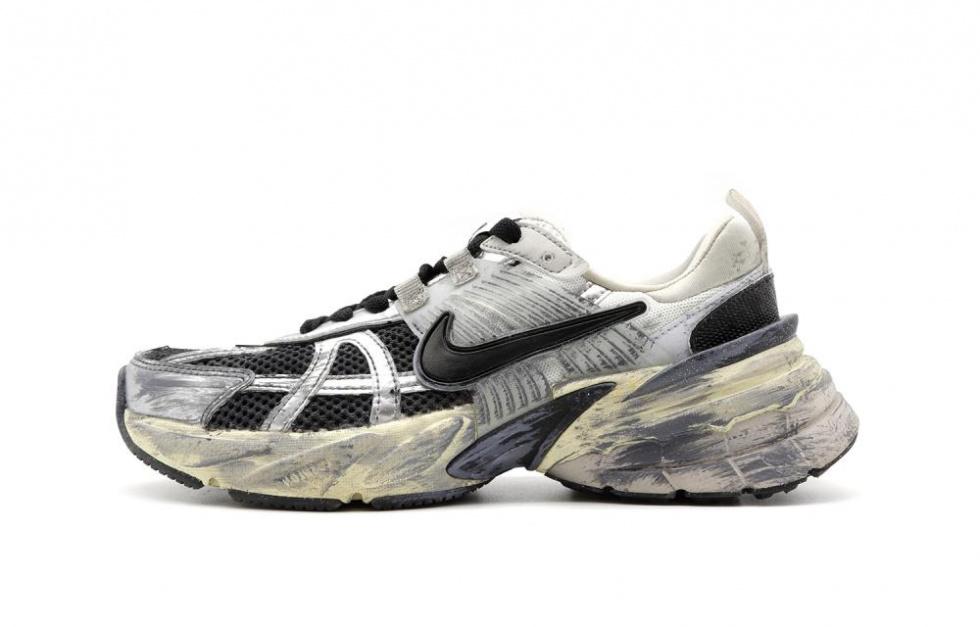 Nike V2K Run Anti-Slip And Wear-Resistant Breathable Low-Top Casual Running Shoes Women's Black Silver