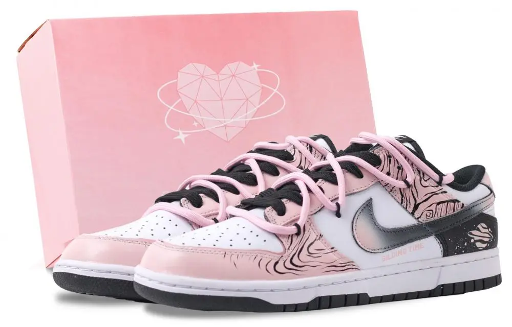 Nike Dunk Pink Planet Abrasion Resistant Low top Skateboard Shoes Women's Black Pink