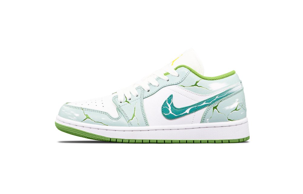 Jordan Air Jordan 1 Fantasy Forest Anti Slip Wear Resistant Low Top Vintage Basketball Shoes Unisex White Green