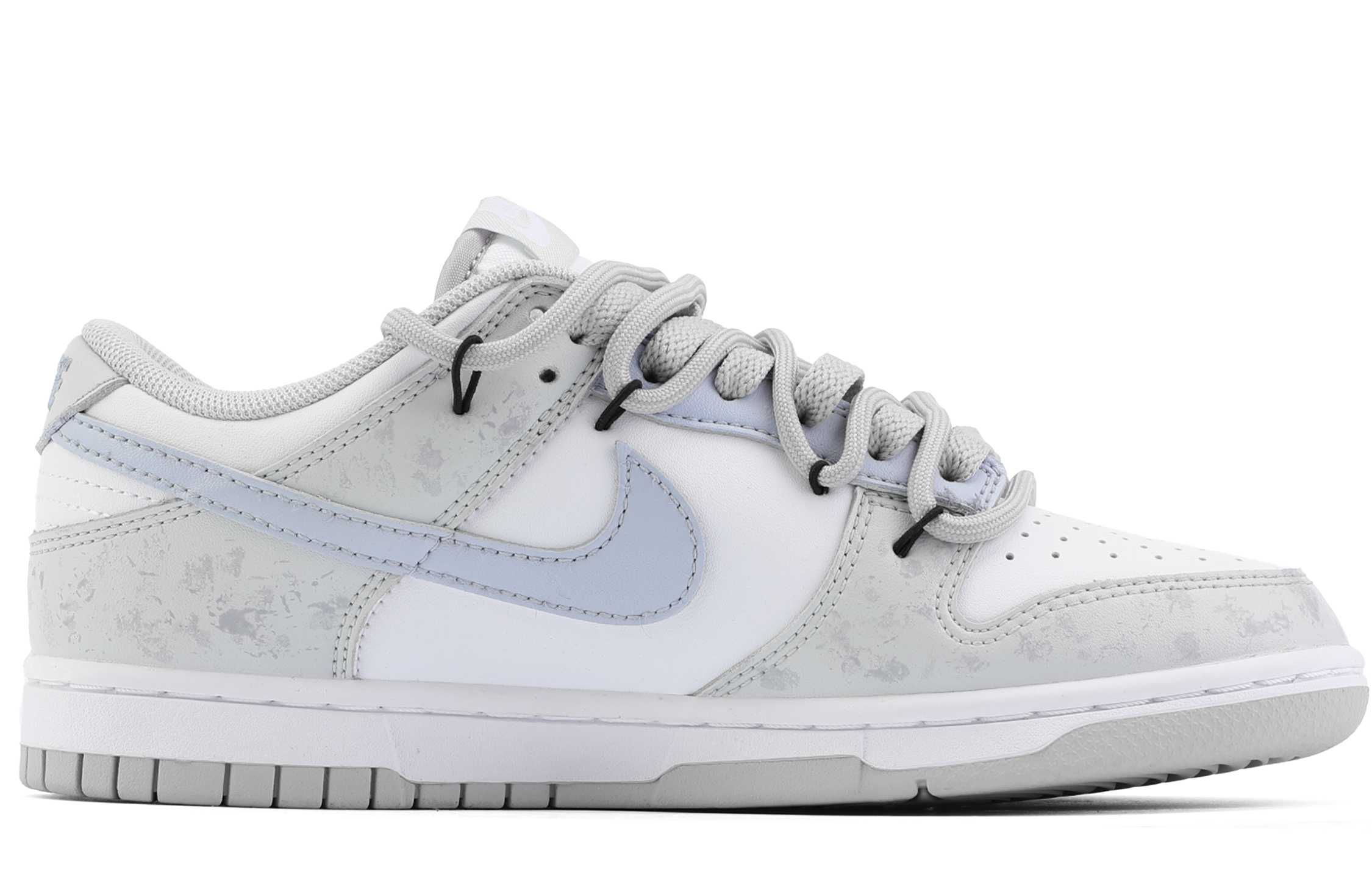 Nike Dunk Low Retro Wear resistant And Lightweight Low top Skateboard Shoes Unisex Gray White