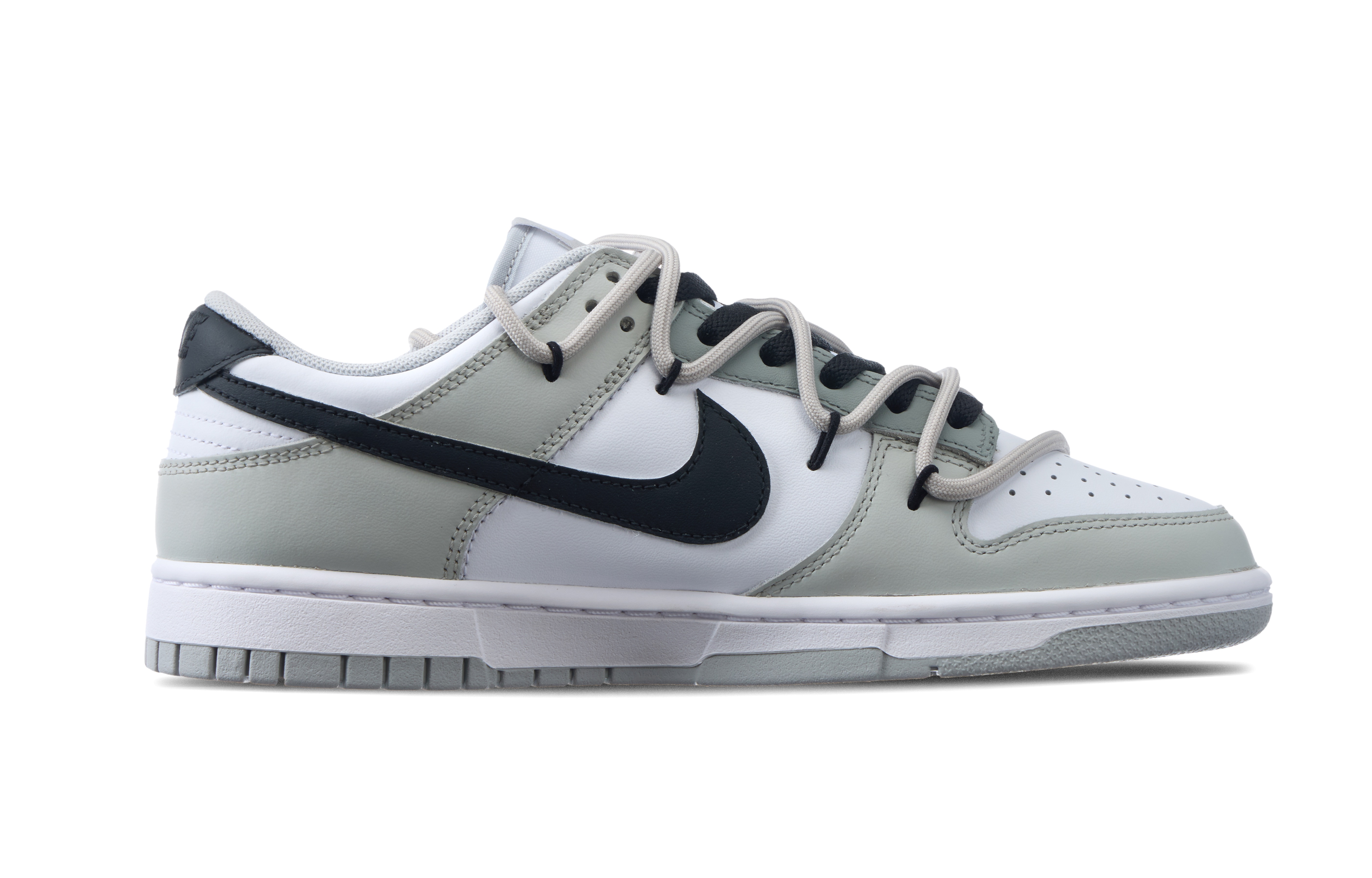 Nike Dunk Smiley Face Mischief Anti-Slip And Wear-Resistant Lightweight Low-Top Skateboard Shoes Men's Gray White Black
