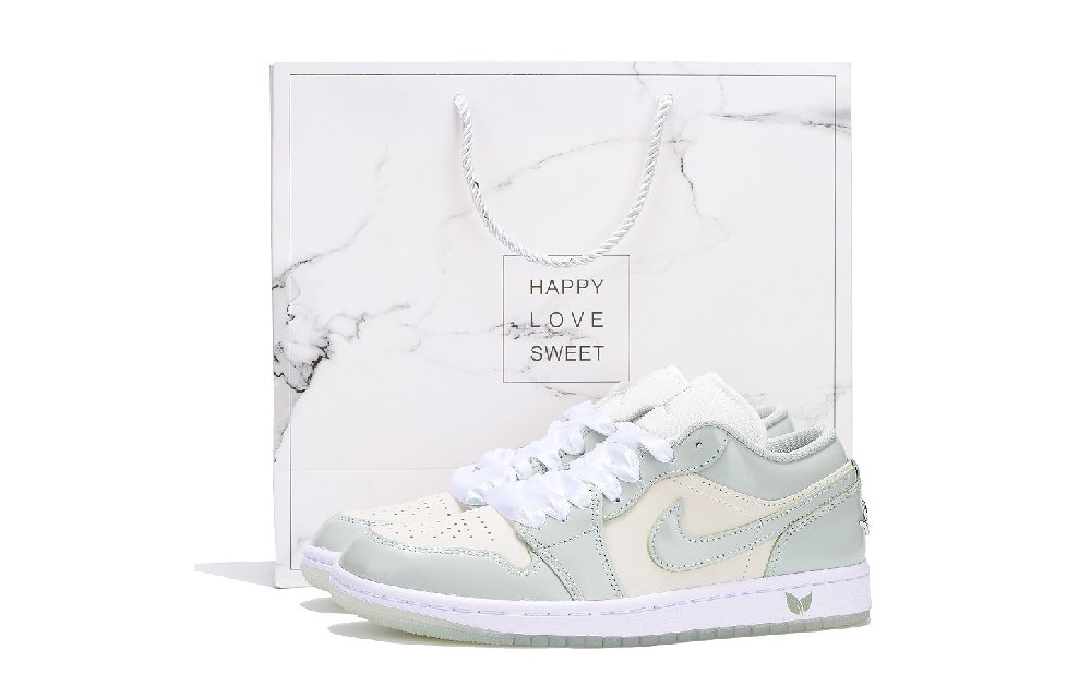 Jordan Air Jordan 1 Anti Slip Wear Resistant Low Top Vintage Basketball Shoes Women's Yellow Green