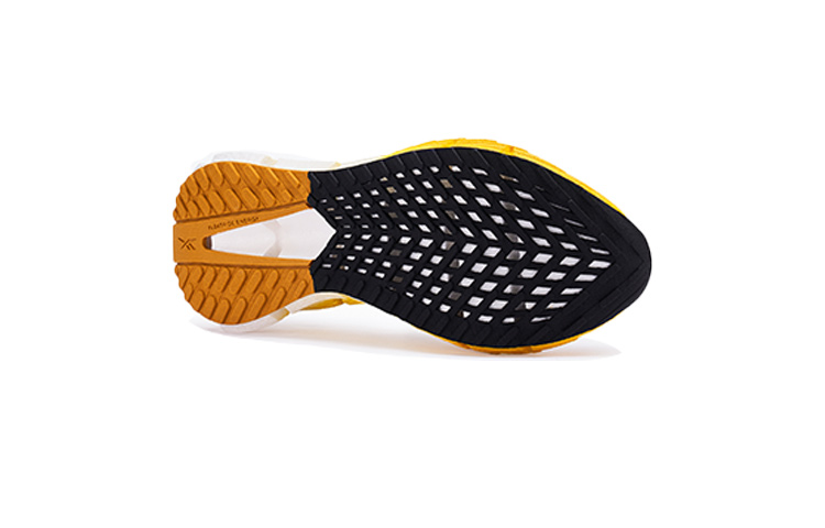 Reebok FloatZig 1 'Chalk Clay Yellow' купить в интернет-магазине Yoocart с быстрой доставкой по России.