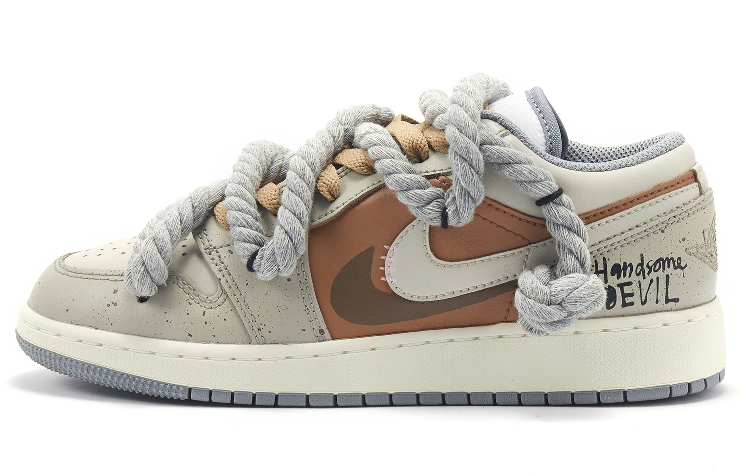 JORDAN Air Jordan 1 Vintage Basketball Shoes Women's Low top Gray \ Brown